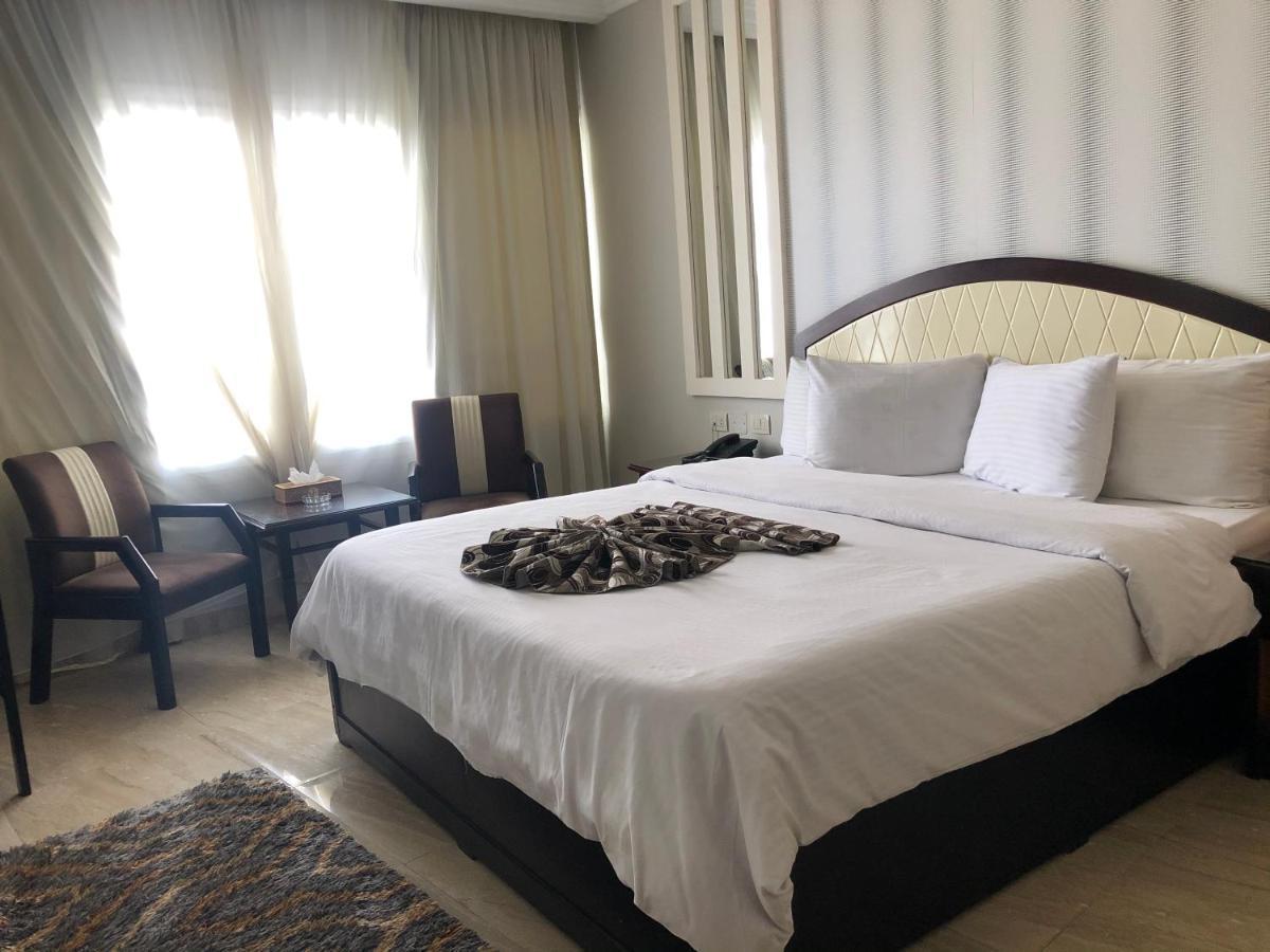 Fleet Club Mahrousa Alexandria Ngoại thất bức ảnh A bedroom at the hotel