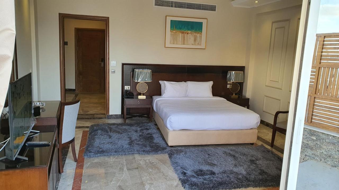 Fleet Club Mahrousa Alexandria Ngoại thất bức ảnh A bedroom at the hotel