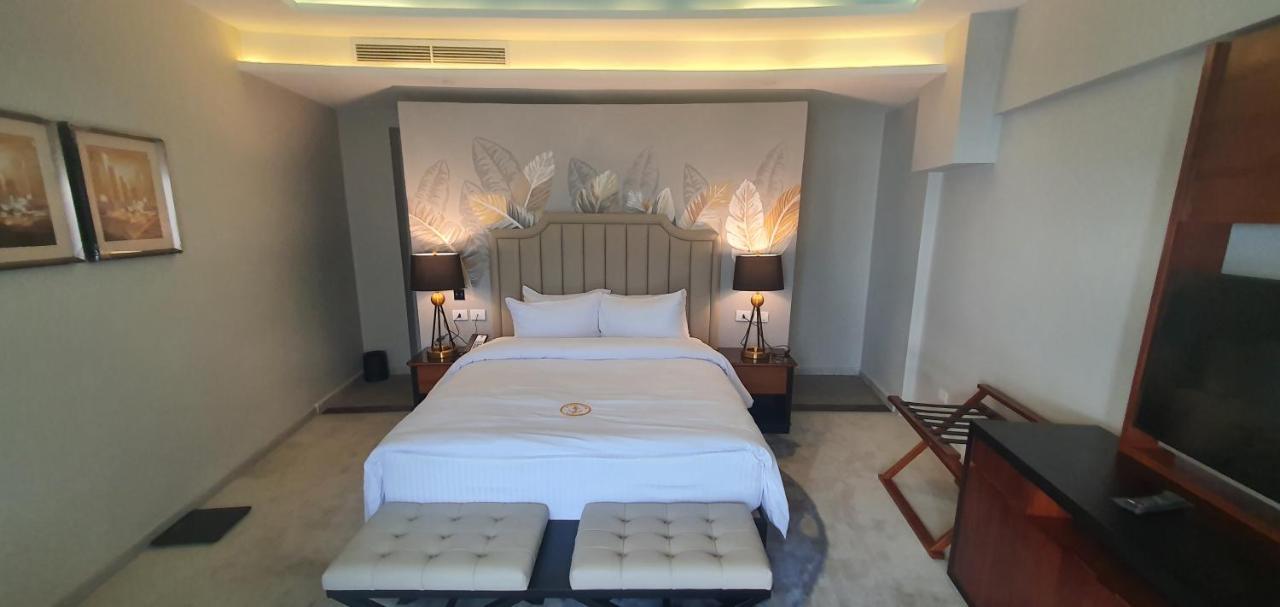 Fleet Club Mahrousa Alexandria Ngoại thất bức ảnh A bedroom at the hotel