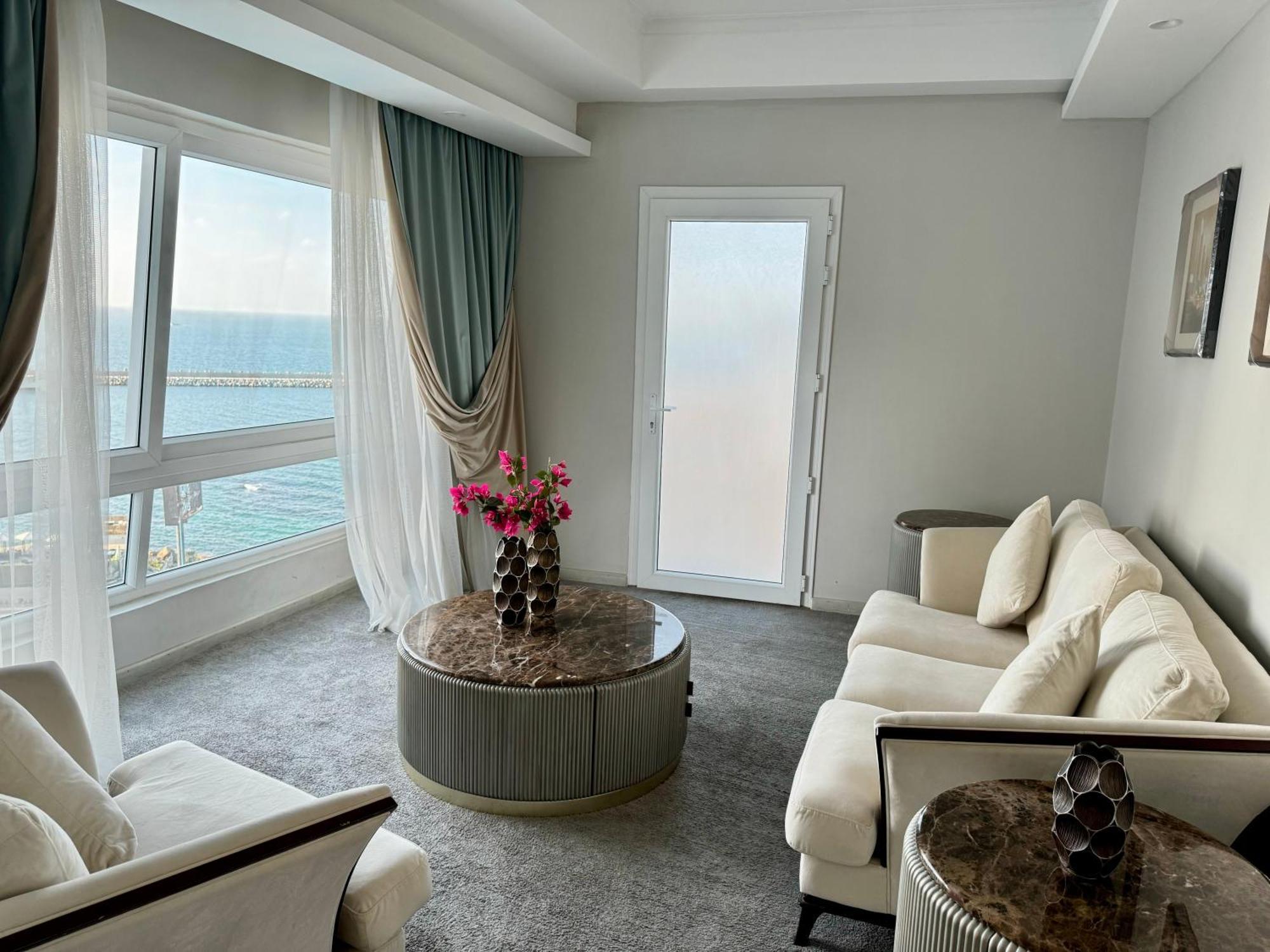 Fleet Club Mahrousa Alexandria Ngoại thất bức ảnh A suite at the hotel