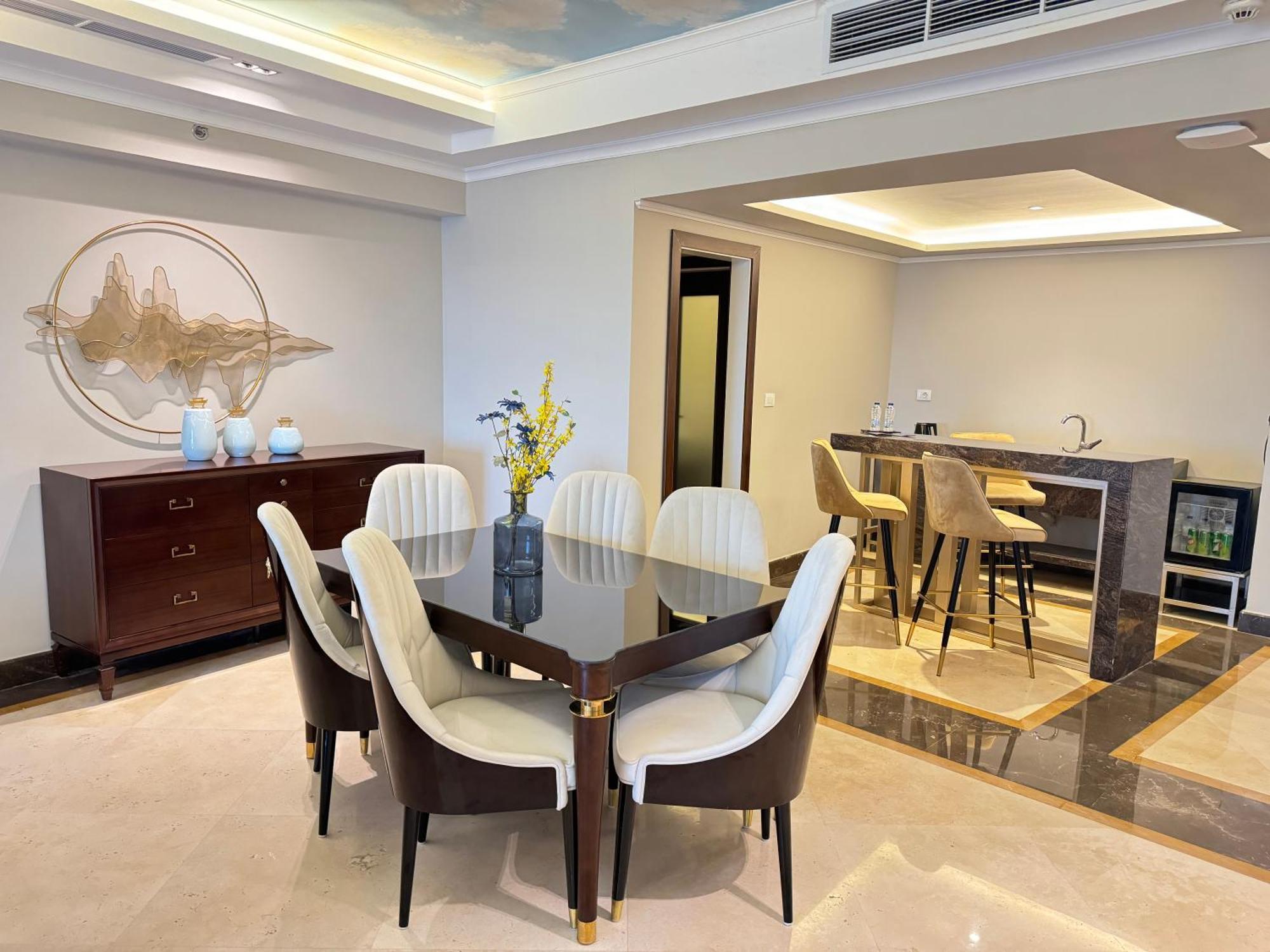 Fleet Club Mahrousa Alexandria Ngoại thất bức ảnh A dining room in a luxury apartment